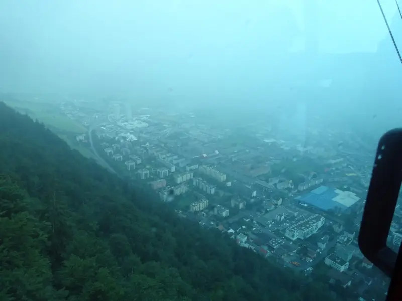 Blick vom Gipfel eines Berges. – Jugend und Hund Lager 2014 in Chur